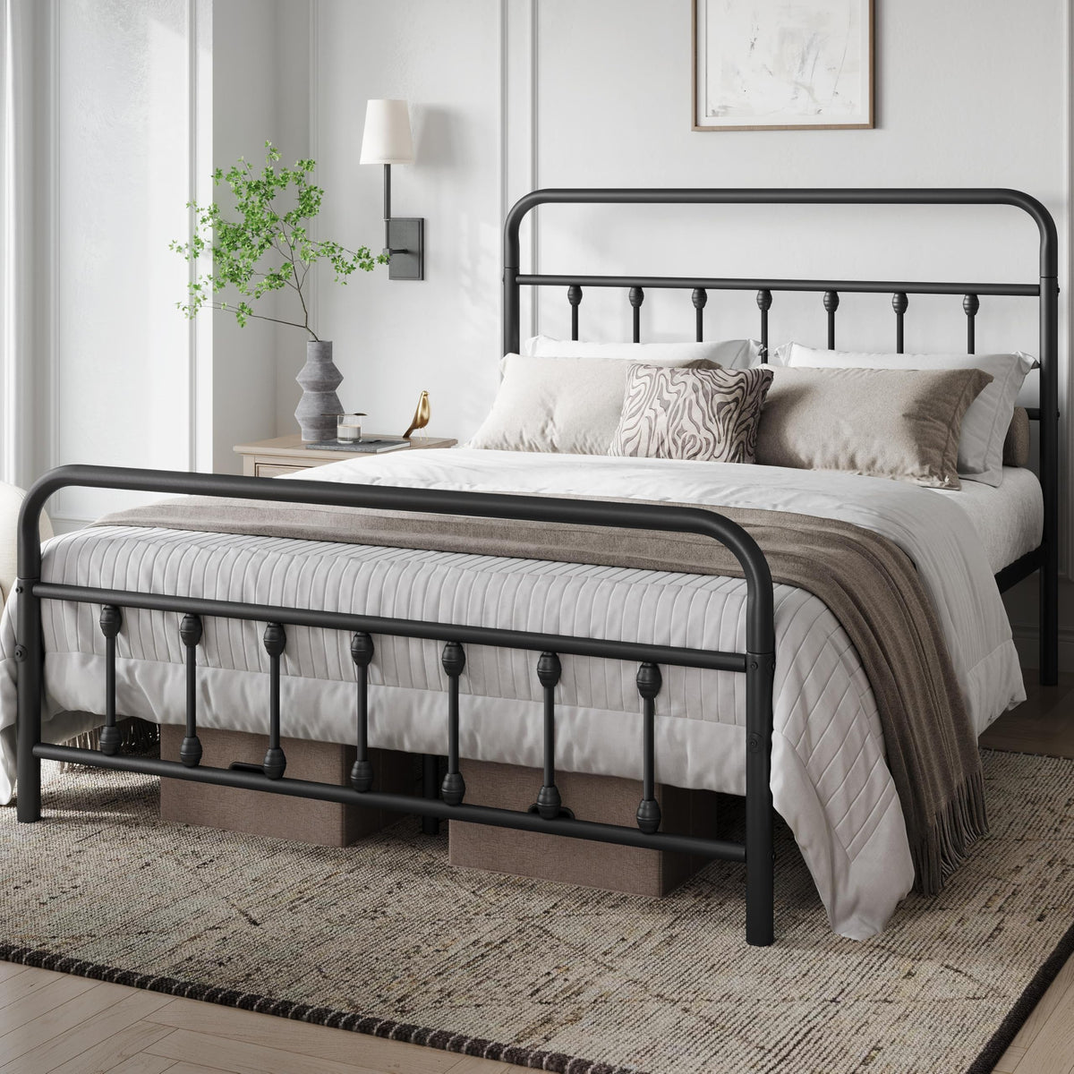 Queen Metal Platform Bed Frame R54915